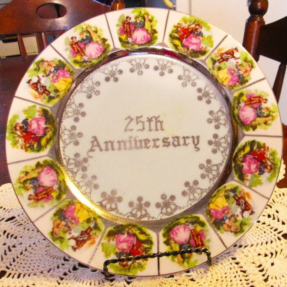 Vtg 25th Anniversary Fragonard 18th Century courting couple of "Love Story" plat